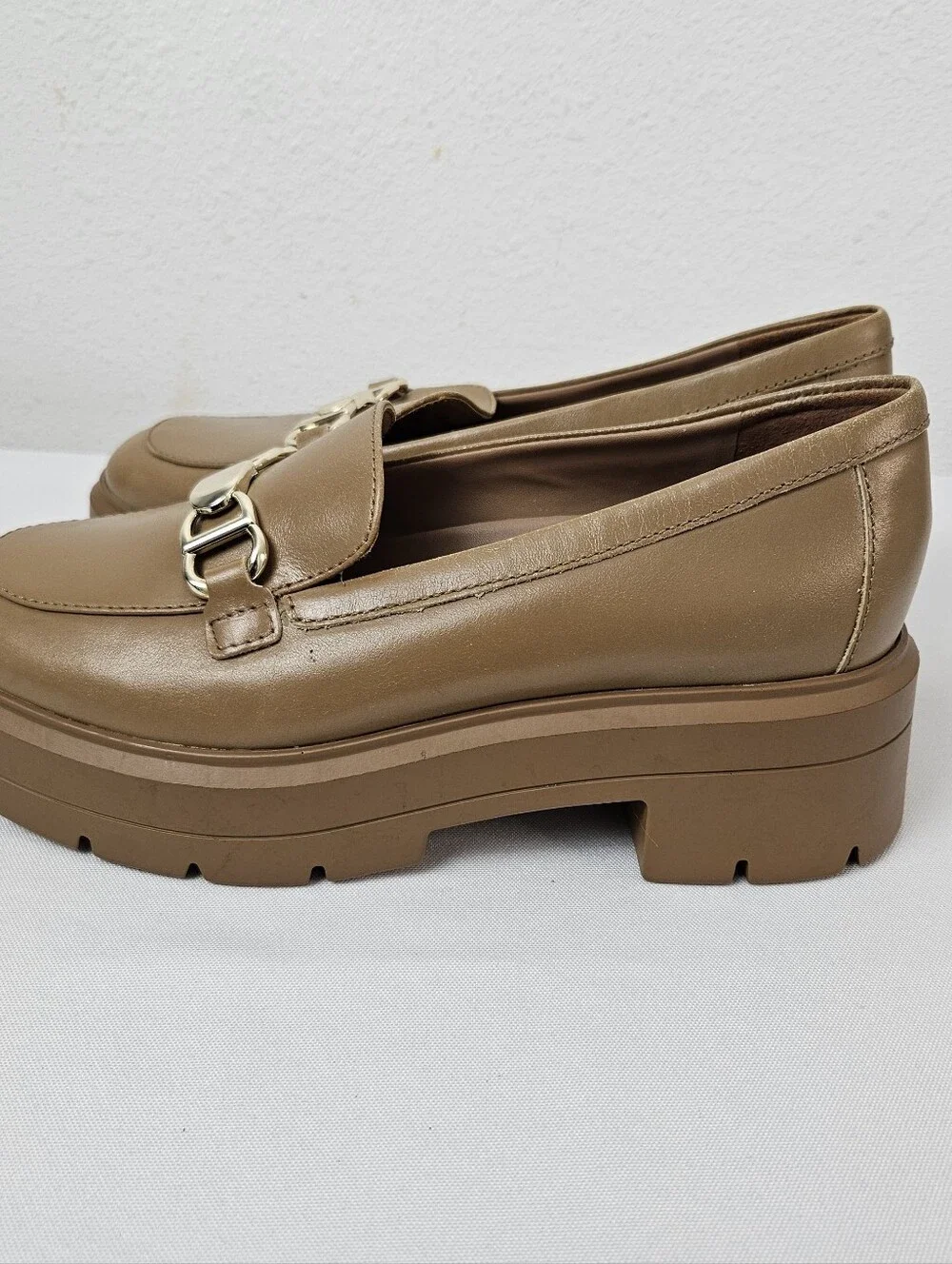 Naturalizer Women's Nina Lug Loafer  Tan Leather 7.5M